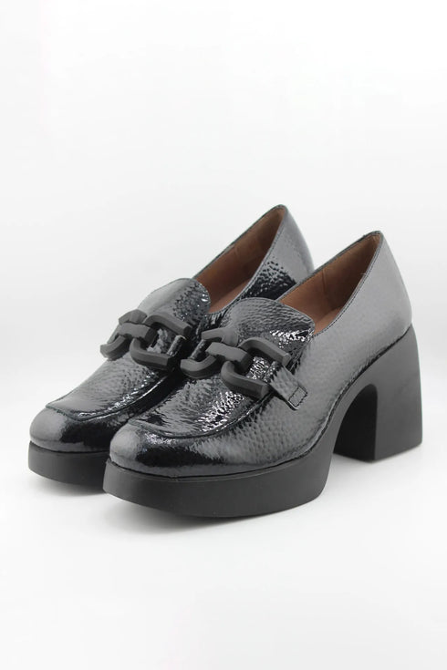 Wonders Glossy Chunky Heel Loafers